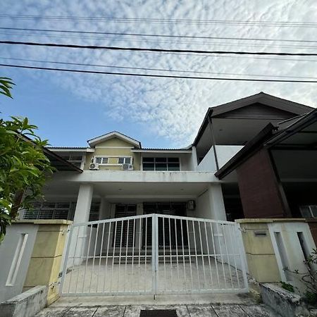 Homestay Bagan Serai Exteriör bild